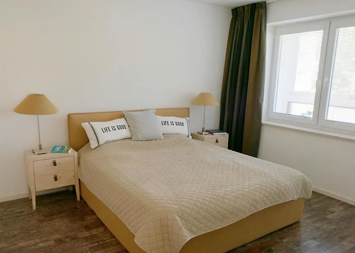 Spacious Apartment,balcony&garage 布拉迪斯拉发