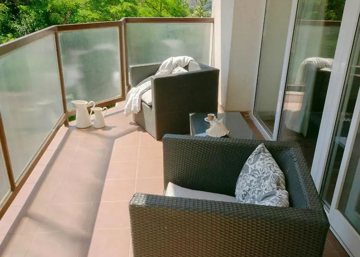 公寓 Spacious Apartment,balcony&garage *