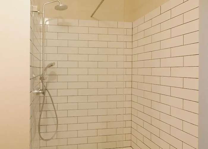 Spacious Apartment,balcony&garage Apartament *